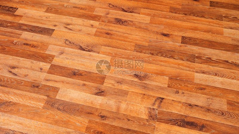 在选择实木多层地板时，消费者可以关注以下几家环保等级高的厂家：